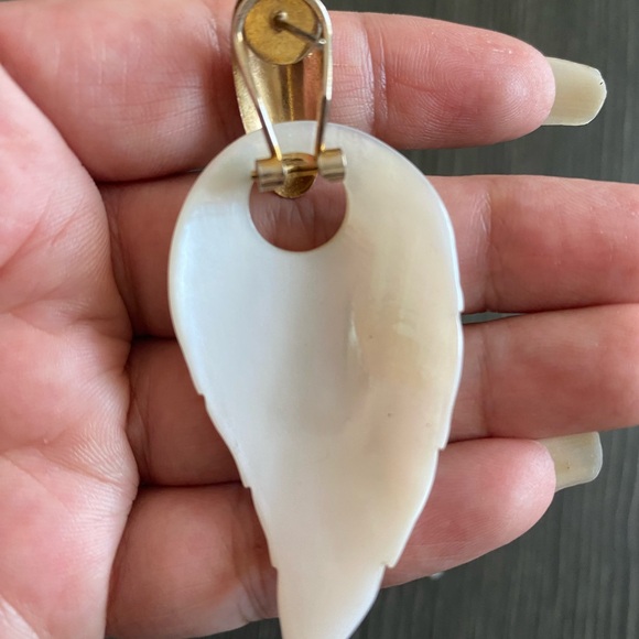 Elegant mother of pearl  big Leaf Drop Earrings - Picture 3 of 3